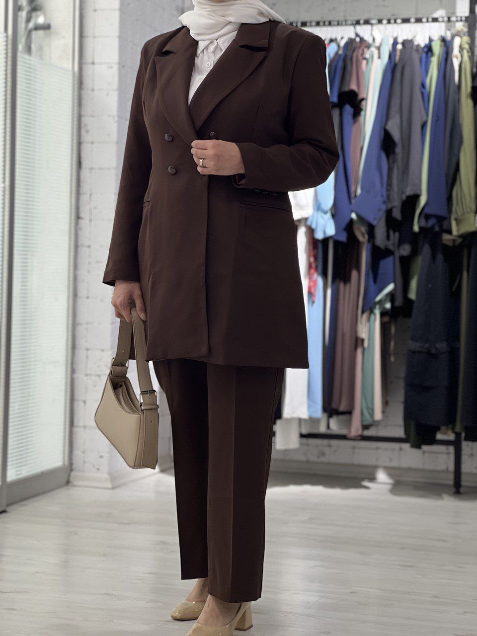 Rania Resmî Takımı (kahverengi)