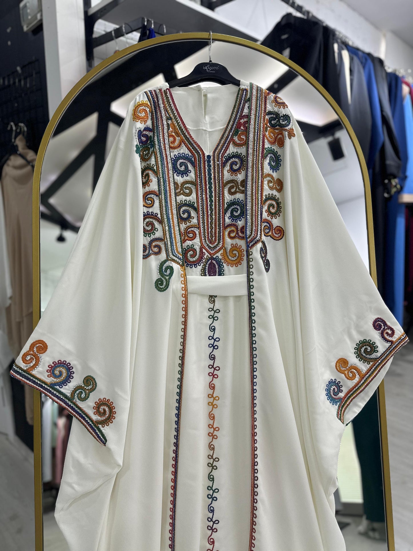 Şeyha abaya takımı beyaz, işlemeli, resmi yazlık abaya takımı