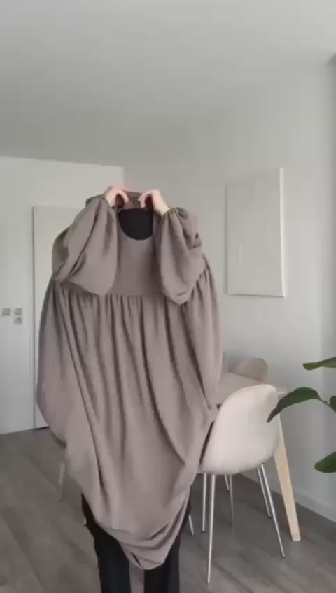 Zainab Takimi Model T10057