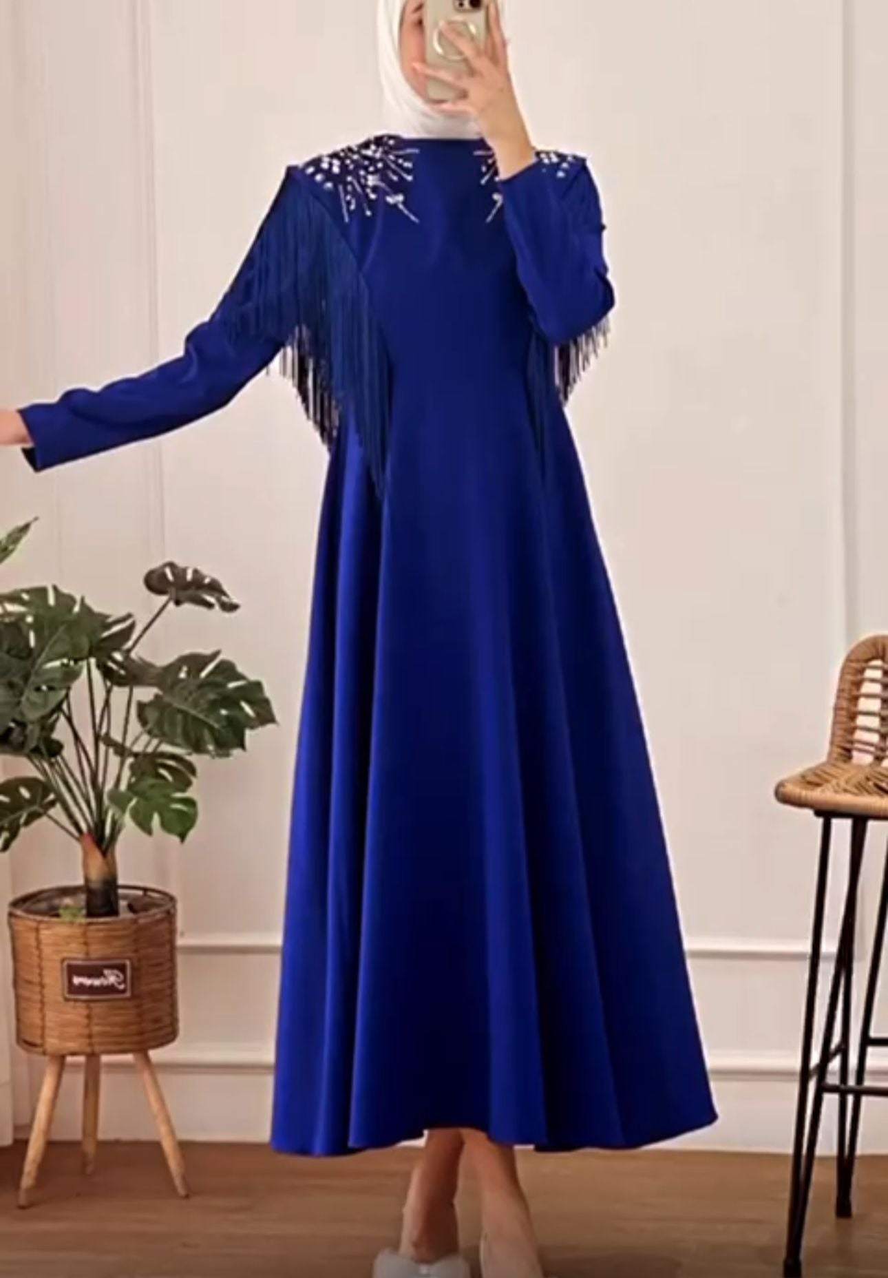 Tala Mavi renkli, yaz mevsimi için özel bir elbise.